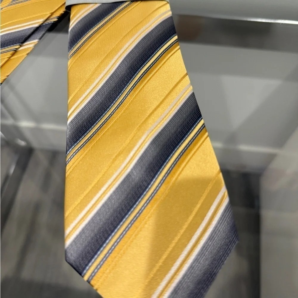 Geoffrey Beene 100% Silk Yellow and Blue Stripe Men’s Tie